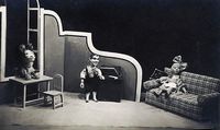 Draamateater: ā€Varastatud unenĆ¤guā€¯ (G. HelbemĆ¤e, 1938). Stseen lavastusest (1).