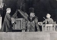 Draamateater: ā€Ivan, talupoja poegā€¯ (B. SudaruÄ‘kin, 1950). Stseen lavastusest. Vasakul Ivan (F. Veike v R. Kuremaa), paremal Kirjutaja (R. Kuremaa v E. Padrik).