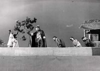 Draamateater: ā€Dini Kingakeā€¯ (S. Zeltser, S. Dimant, 1951). Stseen 1. vaatusest. /Foto: K. Oras/