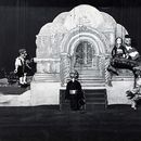 Draamateater: “Väikesed rändurid” (G. Helbemäe, 1938). Stseen lavastusest.