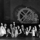 ERN: “Kuradiveski” (I. Å&nbsp;tok, J. Drda, 1961). Näitlejad nukkudega: (vasakult) O. Liigand, R. Kuremaa, A. Silla, L. Mägi, L. Tui, H. Raa, O. Paesüld, B. Mitt, K. Renel. /Foto: H. Saarne/