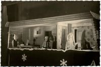 Ugala: ā€KĆ¼lmataatā€¯ (M. Å&nbsp;urinova, 1948). Stseen lavastusest.