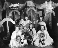 ERN: ā€Muumimuinasjuttā€¯ (J. Saar, 1974). NĆ¤itlejad nukkudega: (vasakult) M. Soomre, M. Toompere, A. Kall, H. KÅ‘rvits, A. Uder, H. Toompere.